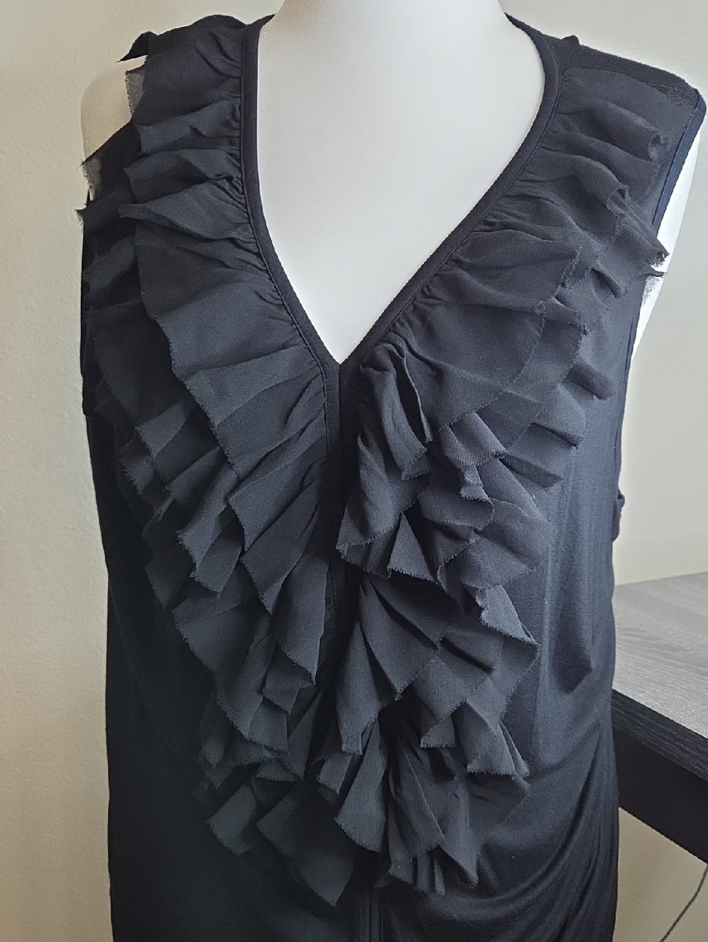 DESIGN HISTORY 3X Sleeveless Ruffle V-Neck Tank Black NWT